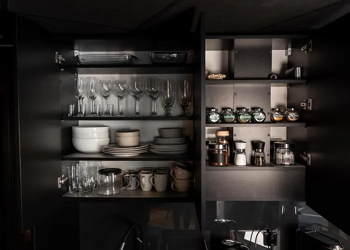 Z Aneksem Kuchennym Crystal Pine - Biala Perla - Czarna Gora Sienna (Klodzko)